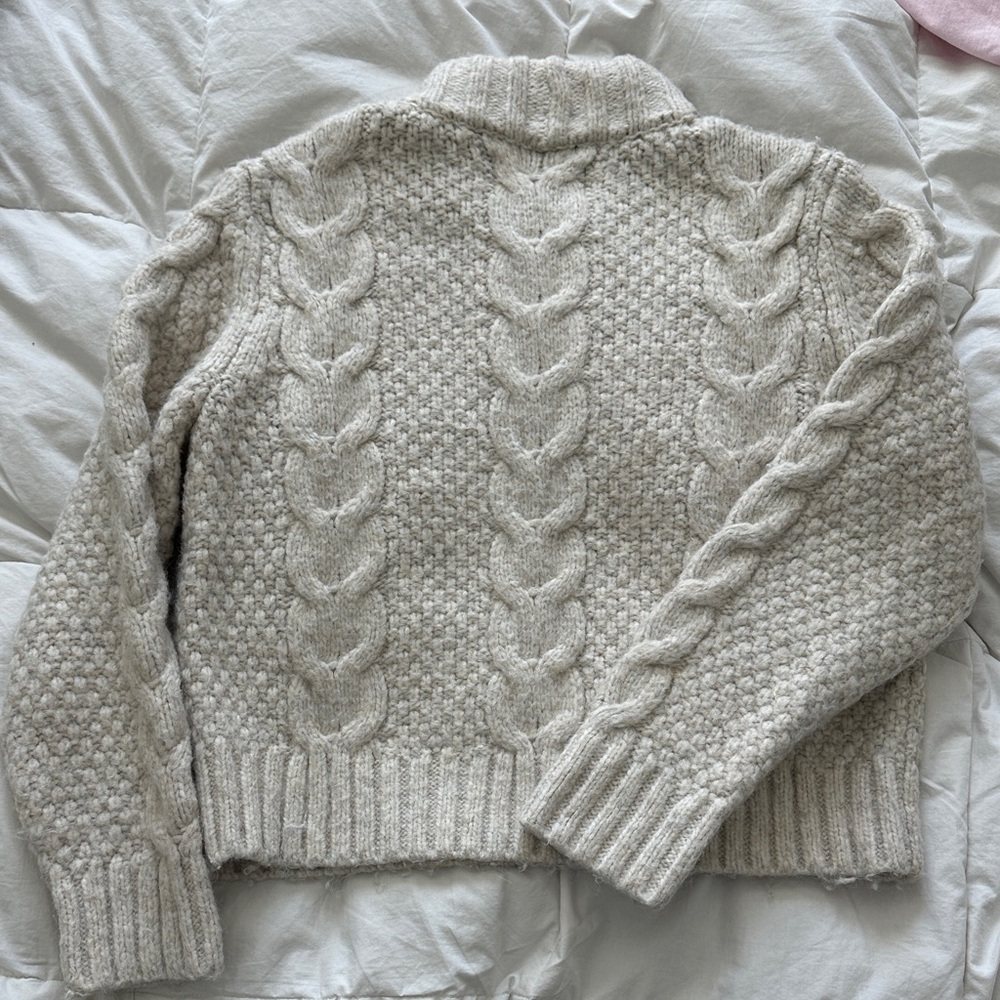 American Eagle Cableknit chunky sweater